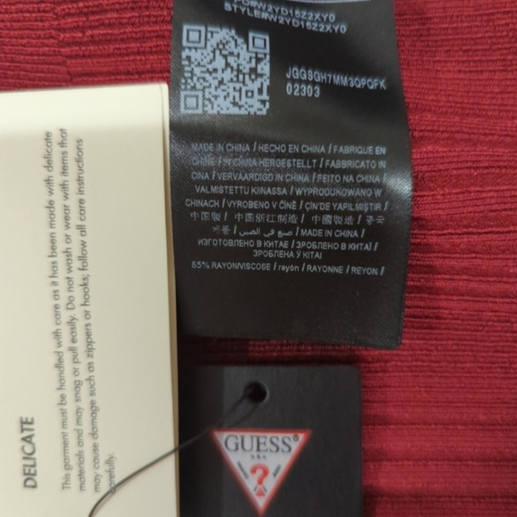 NWT GUESS ES ALCOSTA RIB MAPPED SKIRT BEET JUICE RED - Picture 8 of 8